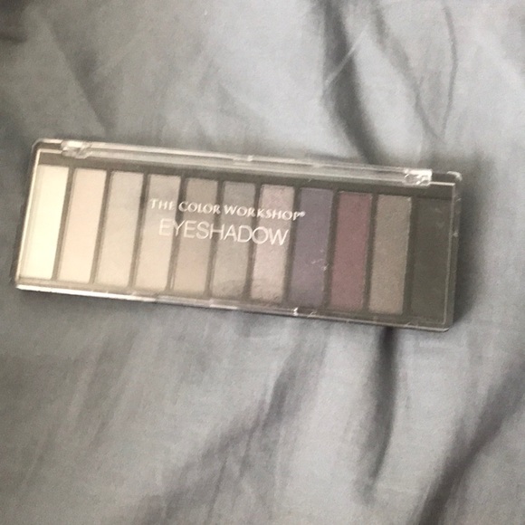 Eyeshadow - Picture 3 of 3